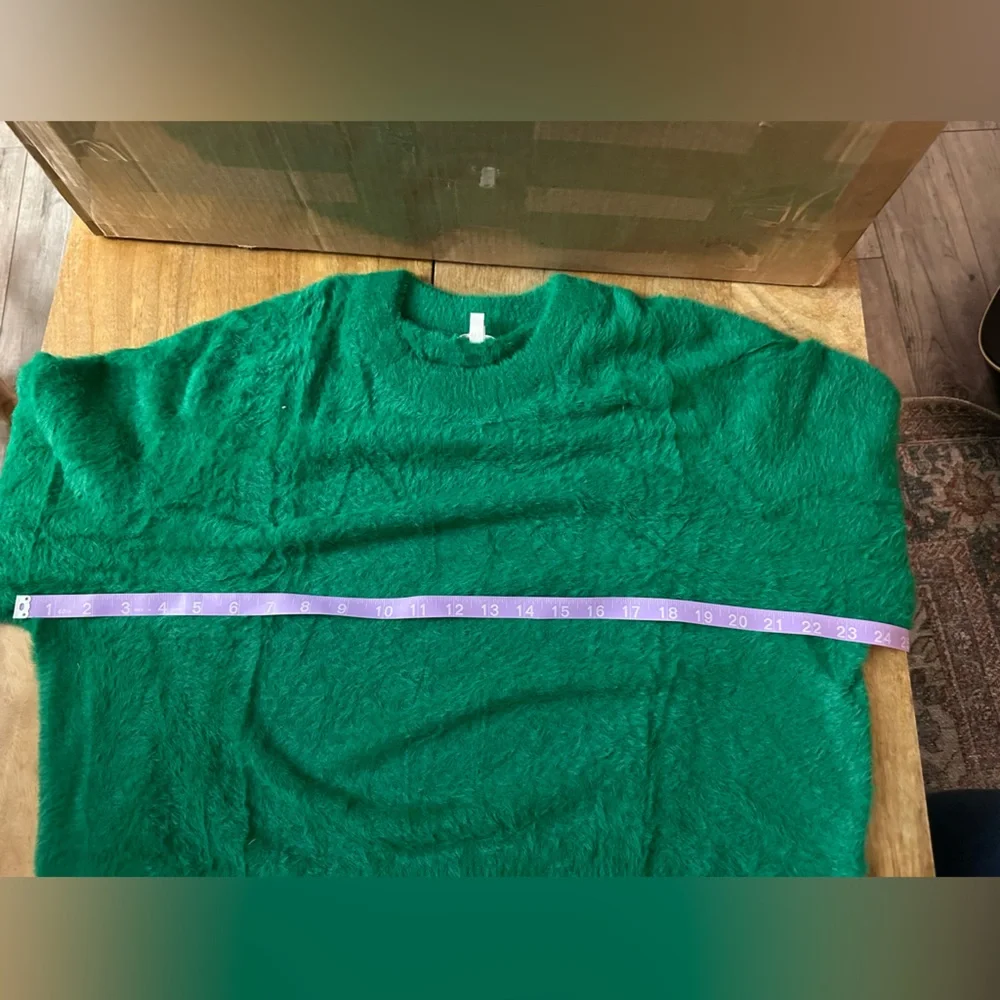 NWT- Aerie Flurry Oversized Crew Sweater- Kelly‎ green- small
